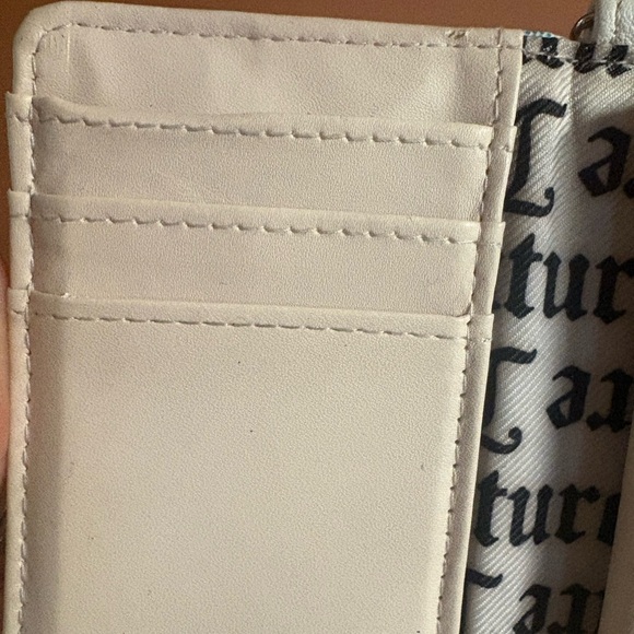 Juicy Couture Cream Wallet with Heart Keychain - Picture 7 of 7